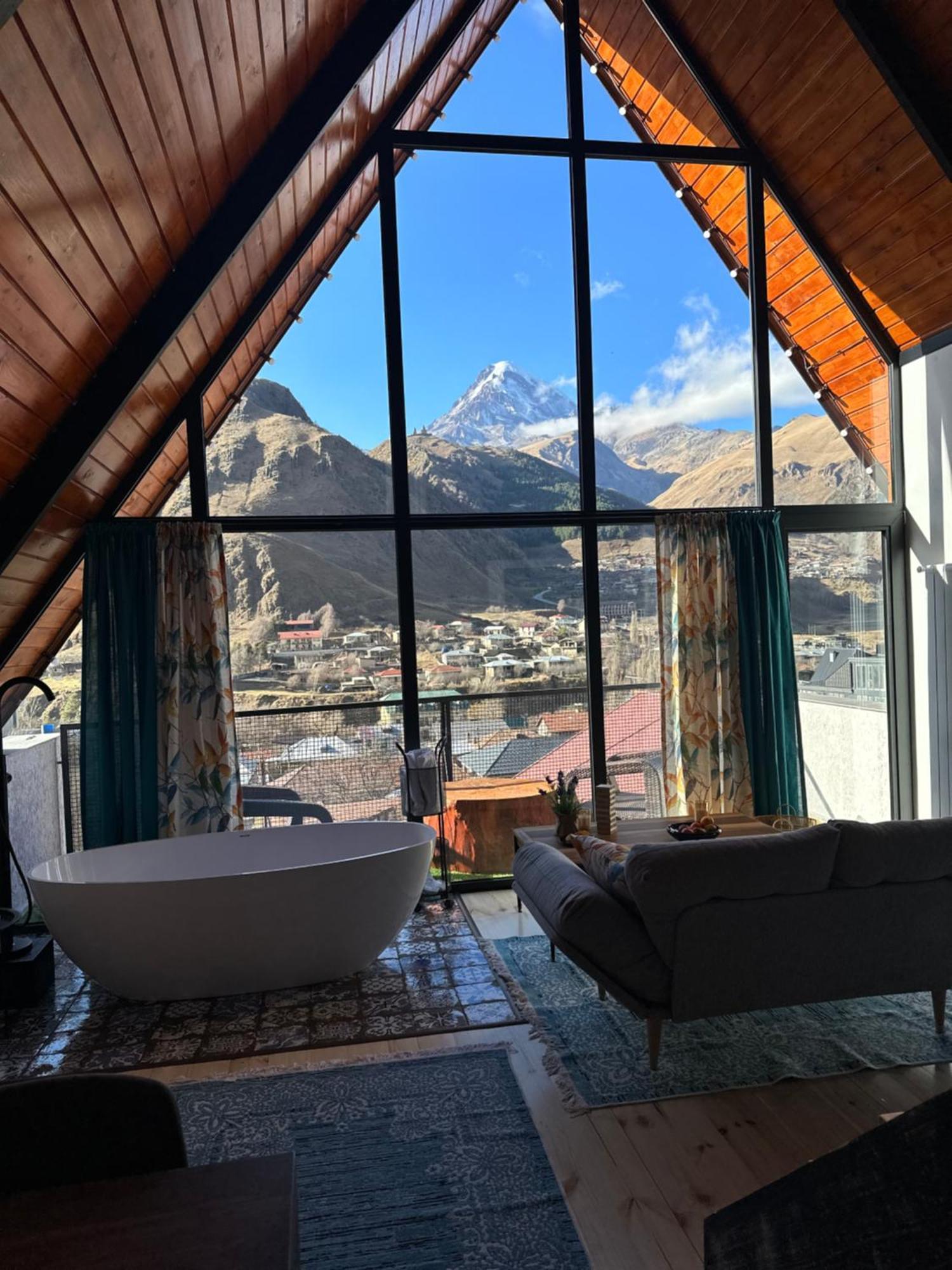 Cottage Veranda Kazbegi Bagian luar foto